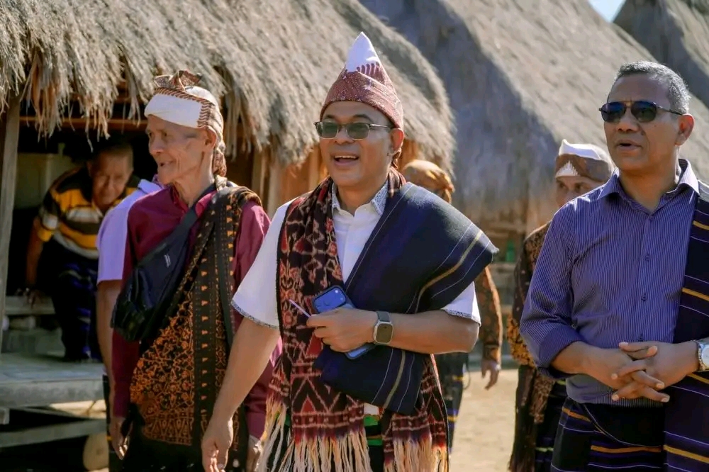PEMIMPIN YANG SANGAT PERDULI DENGAN ADAT DAN BUDAYA