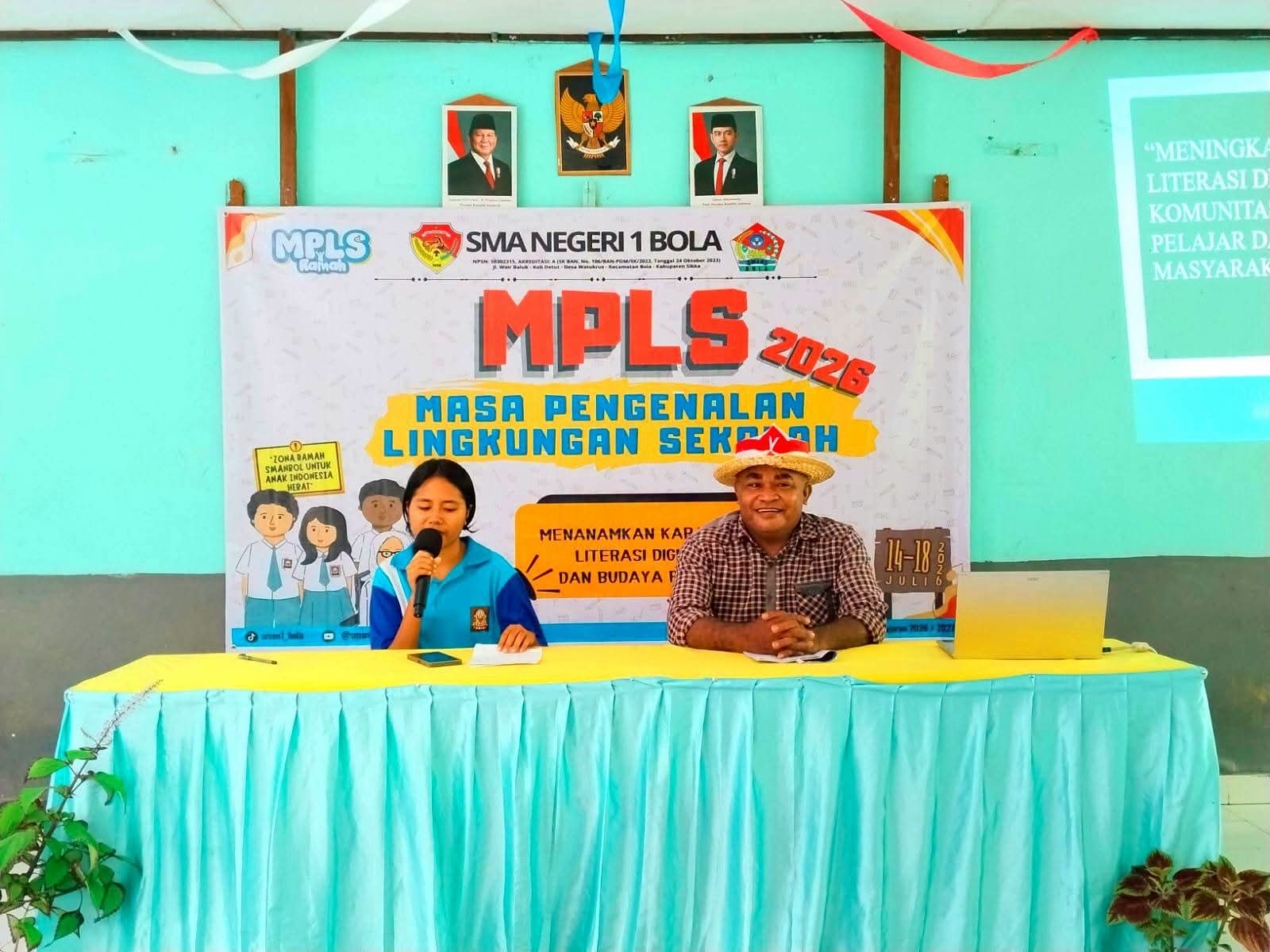 Menanam Benih Literasi Di Ladang Digital: Safari Yanto De Flores Di SMA NEGERI 1 BOLA